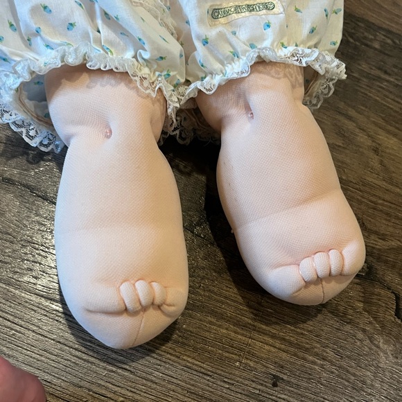 Vintage Cabbagepatch Kids Theresa Doll from 1982 - Picture 9 of 15